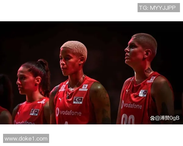 土耳其足球明星发型女生的时尚潮流与魅力解析 土耳其足球明星发型女生的时尚潮流与魅力解析